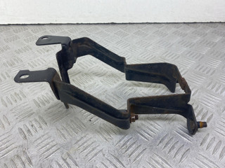 Кронштейн блока ABS Subaru Impreza 1 поколение (GM/GC/GF) 1994, 1.8 л., EJ18E, бензин, МКПП, красный, седан, полный привод