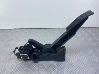 педаль Mercedes-Benz B-Класс W245 T245.208 2007, 2.0 л., OM 640.941, дизель, вариатор, серебро, минивэн, передний привод, A1693000104