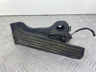 педаль Skoda Octavia 2 поколение (A5) [рестайлинг] 1Z (2008 - 2013), 1.4 л., CAXA, бензин, 6МКПП, серый, универсал, передний привод, 1K1721503P