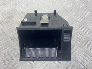 пепельница Skoda Octavia 2 поколение (A5) [рестайлинг] 1Z (2008 - 2013), 1.4 л., CAXA, бензин, 6МКПП, серый, универсал, передний привод