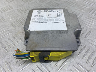 блок AirBag Volkswagen Bora 1 поколение 1J2 (1998 - 2005), 1.6 л., BCB, бензин, МКПП, серебро, седан, передний привод, 1C0909605F, 5WK43131, 43020117G