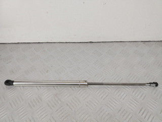 амортизатор капота Volkswagen Bora 1 поколение 1J2 (1998 - 2005), 1.6 л., BCB, бензин, МКПП, серебро, седан, передний привод, 1J0823359C