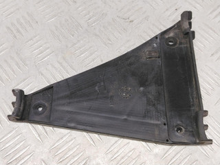 Крепление бампера заднего Audi A4 B5 (1994 - 1999), 1.6 л., бензин, МКПП, серебро, седан, передний привод, 8D0807483