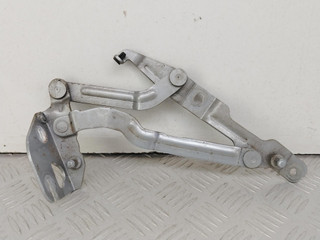 петля крышки багажника Audi A4 B5 (1994 - 1999), 1.6 л., бензин, МКПП, серебро, седан, передний привод, 3B5827301