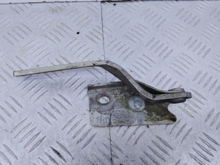 петля капота левая Volkswagen Golf 3 поколение (1991 - 2000), бензин, МКПП, хетчбэк 3 дв., 1H0823301