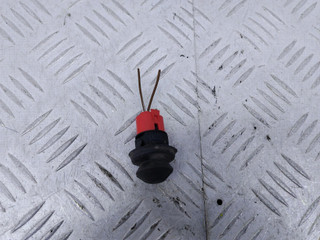 концевик дверной Volkswagen Golf 3 поколение (1991 - 2000), бензин, МКПП, хетчбэк 3 дв., 1H0947563