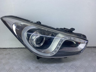 фара правая Hyundai i40 1 поколение 2013, 1.7 л., дизель, АКПП, черный, передний привод, 921023Z100, 921023Z105