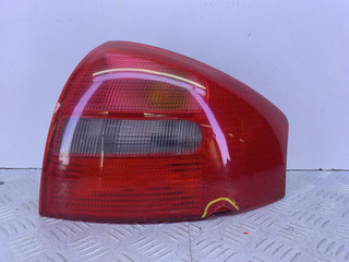 фонарь задний правый Audi A6 4B/C5 (1997 - 2001), 1.8 л., AJP, бензин, 5МКПП, кофейный, седан, передний привод