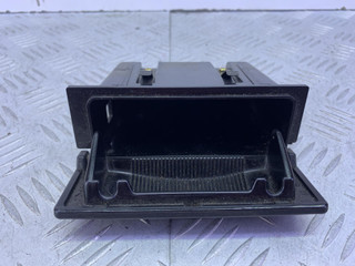 пепельница Subaru Impreza 1 поколение (GM/GC/GF) 1994, 1.8 л., EJ18E, бензин, МКПП, красный, седан, полный привод