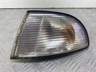 поворотник левый Audi A4 B5 (1994 - 1999), 1.6 л., бензин, МКПП, серебро, седан, передний привод, 8D0953049A, 1315106918