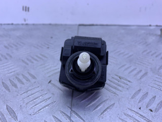 корректор фар Audi A6 4B/C5 (1997 - 2001), 1.8 л., AJP, бензин, 5МКПП, кофейный, седан, передний привод, 8L0941295