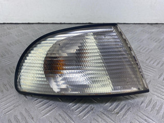 поворотник правый Audi A4 B5 (1994 - 1999), 1.6 л., бензин, МКПП, серебро, седан, передний привод, 1315106919, 8D0953050