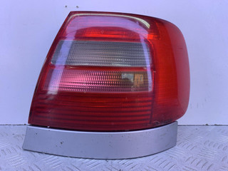 фонарь задний правый Audi A4 B5 (1994 - 1999), 1.6 л., бензин, МКПП, серебро, седан, передний привод