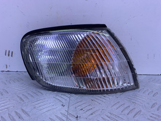 поворотник правый Nissan Almera N15 [рестайлинг] N15 1998, 1.4 л., GA14DE, бензин, МКПП, черный, хетчбэк 3 дв.