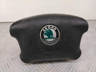 подушка безопасности водителя Skoda Octavia 1 поколение (A4) [рестайлинг] (2000 - 2010), 1U0880201L