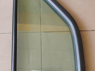 форточка передняя правая IVECO Daily 3 поколение 50C13 2004, 2.8 л., 8140.43S, дизель, микроавтобус, 500314207
