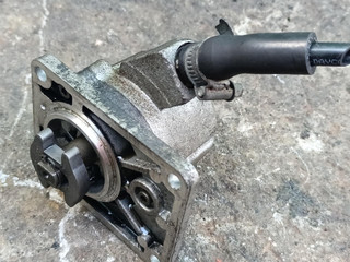 насос вакуумный IVECO Daily 3 поколение 50C13 2004, 2.8 л., 8140.43S, дизель, микроавтобус