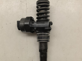 форсунка Volkswagen Golf 1 поколение (1974 - 1993), 1.9 л., дизель, 038130073F
