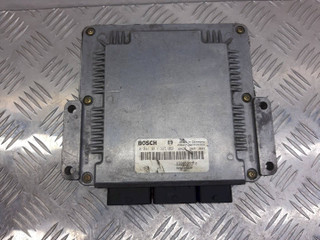 блок управления двигателем Renault Laguna 2 поколение 2001, 2.2 л., DCi, 281011325
