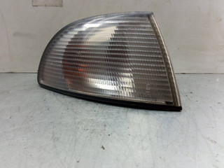 поворотник правый Audi A4 B5 1998, 8D0953050A
