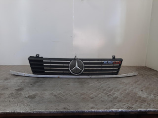 решетка радиатора Mercedes-Benz Vito W638 2002, 2.2 л., CDi, OM 611.980, дизель