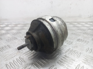 подушка крепления двигателя Volkswagen Passat B5 2000, 1.9 л., TDi, 8D0199382M