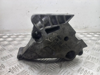 кронштейн двигателя Volkswagen Touran 1 поколение 2006, 1.9 л., TDi, дизель, 03G199207A