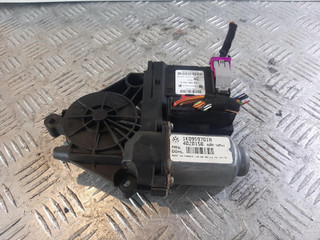моторчик стеклоподъемника Volkswagen Golf 5 поколение 2007, 1.6 л., BSE, бензин, 1K0959793K