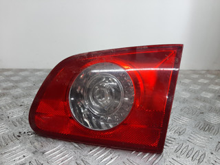 фонарь крышки багажника правый Volkswagen Passat B6 (2005 - 2010), 27448002