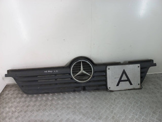 решетка радиатора Mercedes-Benz Atego 1 поколение 2003, 4.2 л., дизель, МКПП, A9738800185