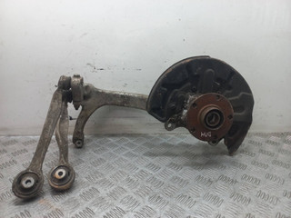 кулак поворотный правый Audi A4 B6 2003, 2.5 л., TDi, BDG, дизель