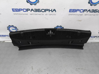 накладка крышки багажника