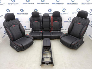 салон (комплект сидений) Bentley Bentayga 1 поколение [рестайлинг] 4V1 2023, 4.0 л., TFSI, DCU, бензин, АКПП, темно-зеленый перламутр, внедорожник 5 дв., полный привод, правый руль