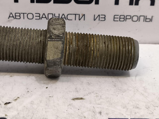 тяга рулевая левая