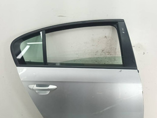 дверь задняя правая Volkswagen Passat B7 2013, седан, 3AE833056