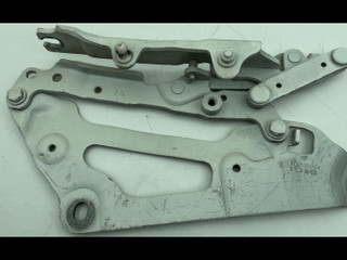 петля капота правая BMW 5 серия F07/F10/F11 2010, 3.0 л., i, N55 B30 A, бензин, АКПП, белый, хетчбэк 5 дв., задний привод, 7046324