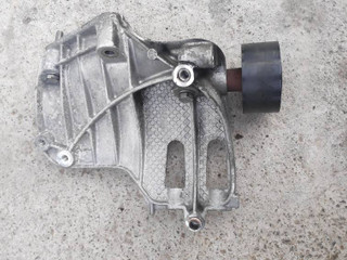 кронштейн компрессора кондиционера BMW 5 серия F07/F10/F11 2012, 3.0 л., бензин, АКПП, хетчбэк 5 дв.