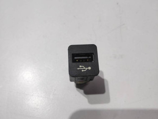 разъем AUX / USB BMW 7 серия F01/F02 2009, 3.0 л., N57 D30 A, дизель, седан, 61319167196