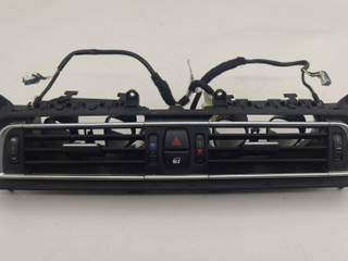 дефлектор обдува салона BMW 7 серия F01/F02 [рестайлинг] F01LCI 2015, 3.0 л., N55 B30 A, бензин, АКПП, седан, задний привод, 64229115860
