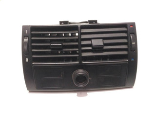 дефлектор обдува салона BMW X5 E53 2000, 3.0 л., M54 B30 (306S3), бензин, внедорожник 5 дв., 8370911