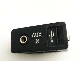 разъем AUX / USB BMW X5 E70 2008, 3.0 л., M57 D30 (306D3), дизель, АКПП, внедорожник 5 дв., 61319129652