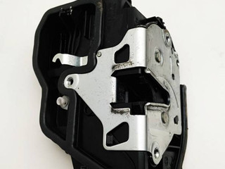 замок двери задней правой BMW 3 серия F30/F31/F34 2014, 2.0 л., N47 D20 C, дизель, хетчбэк 5 дв., 7202145