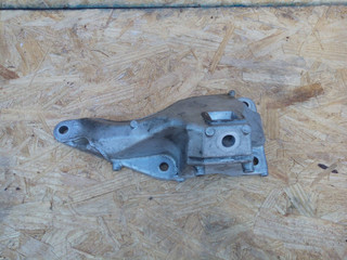 кронштейн двигателя BMW 5 серия F07/F10/F11 2012, 3.0 л., бензин, АКПП, седан, YA, 6781258, 138074