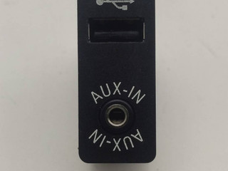 разъем AUX / USB BMW X3 F25 2013, 2.0 л., N20 B20 A, бензин, АКПП, внедорожник 5 дв., 9237653