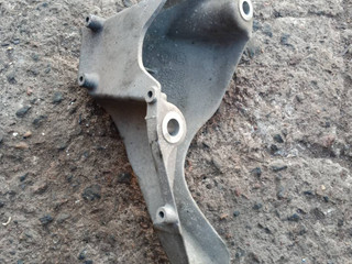 кронштейн двигателя BMW 5 серия F07/F10/F11 2011, 3.0 л., бензин, АКПП, седан, 6781258