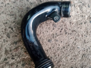 патрубок турбины BMW 5 серия F07/F10/F11 2011, 3.0 л., бензин, АКПП, седан, 1371758727