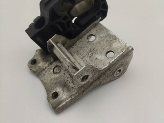 кронштейн радиатора BMW 5 серия F07/F10/F11 2011, 3.0 л., бензин, АКПП, седан, 51117186513