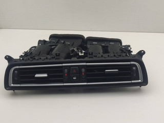 дефлектор обдува салона BMW 7 серия F01/F02 F01 2010, 4.0 л., D, дизель, АКПП, 475, седан, задний привод, 9225860