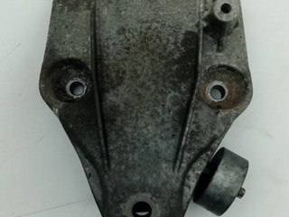 кронштейн двигателя BMW 7 серия F01/F02 2010, 3.0 л., N57 D30 B, дизель, АКПП, седан, 22116777623