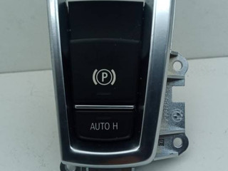 кнопка ручного тормоза (ручника) BMW 5 серия F07/F10/F11 2010, 4.4 л., i, N63 B44 A, бензин, АКПП, белый, хетчбэк 5 дв., задний привод, 9159997